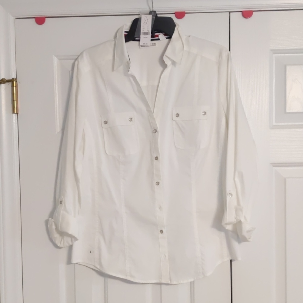 NY & Co crisp white button up w/ hidden button